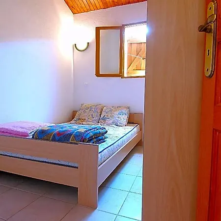 Hotel Entire House - 4 People 350 M From The Sea 2*